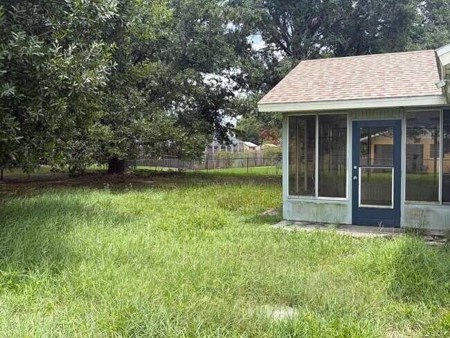 Building Photo - 4612 Boabadilla Ave