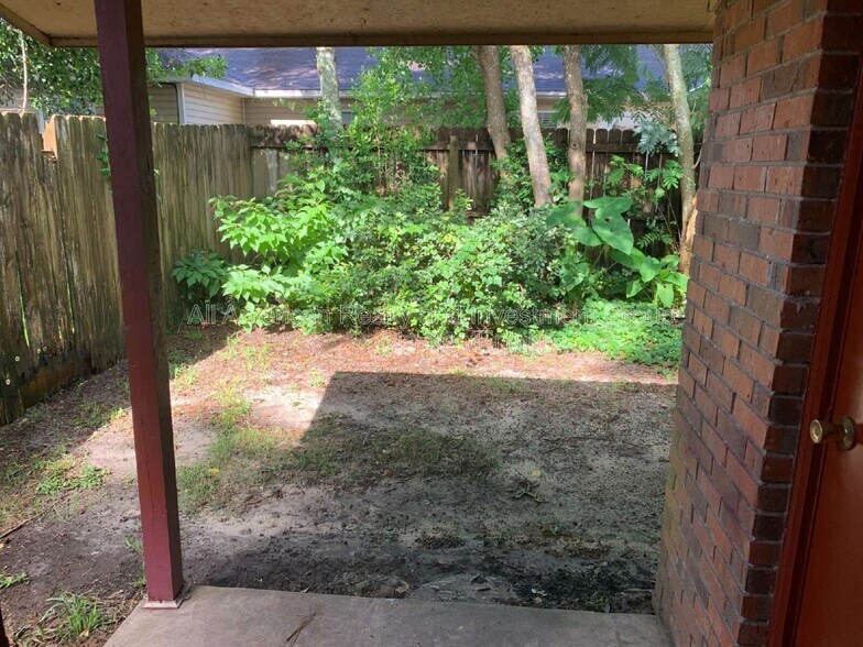 Building Photo - 935 Tanager Rd