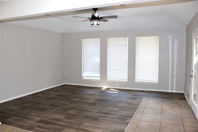 Building Photo - 4406 Lost Lake Ln