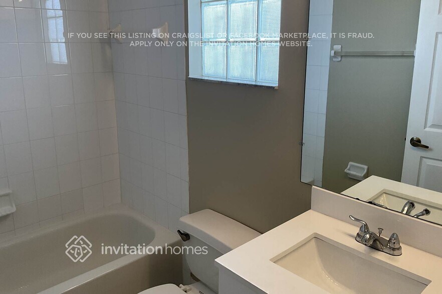 Building Photo - 21919 Philmont Ct