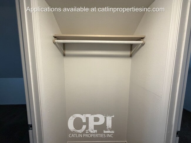 Building Photo - 321 21st Ave