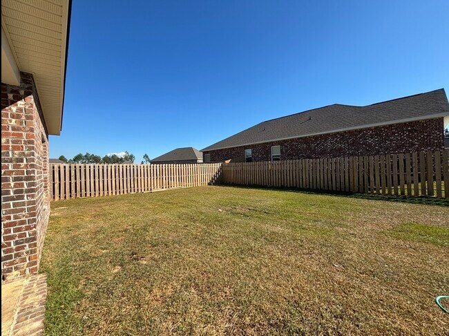 Building Photo - 5490 Overland Dr