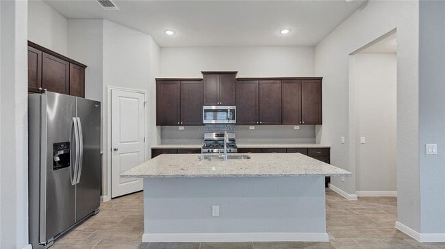 Building Photo - 1941 Colonial Ave