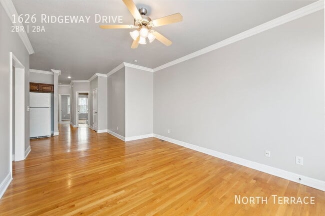 Building Photo - ? Gorgeous 2-Bedroom Townhome with a Huge ...