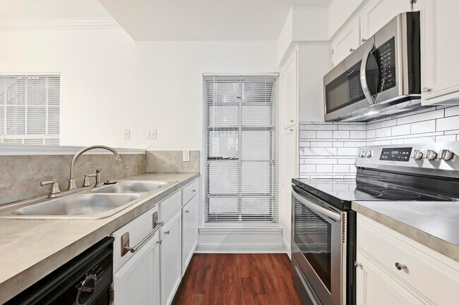 Building Photo - 3111 Tom Green St