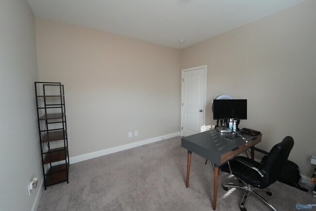 Building Photo - 204 Joan Cir