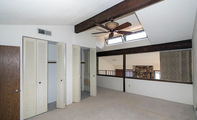 Building Photo - Condo in The Bluffs - Community Pool and Spa