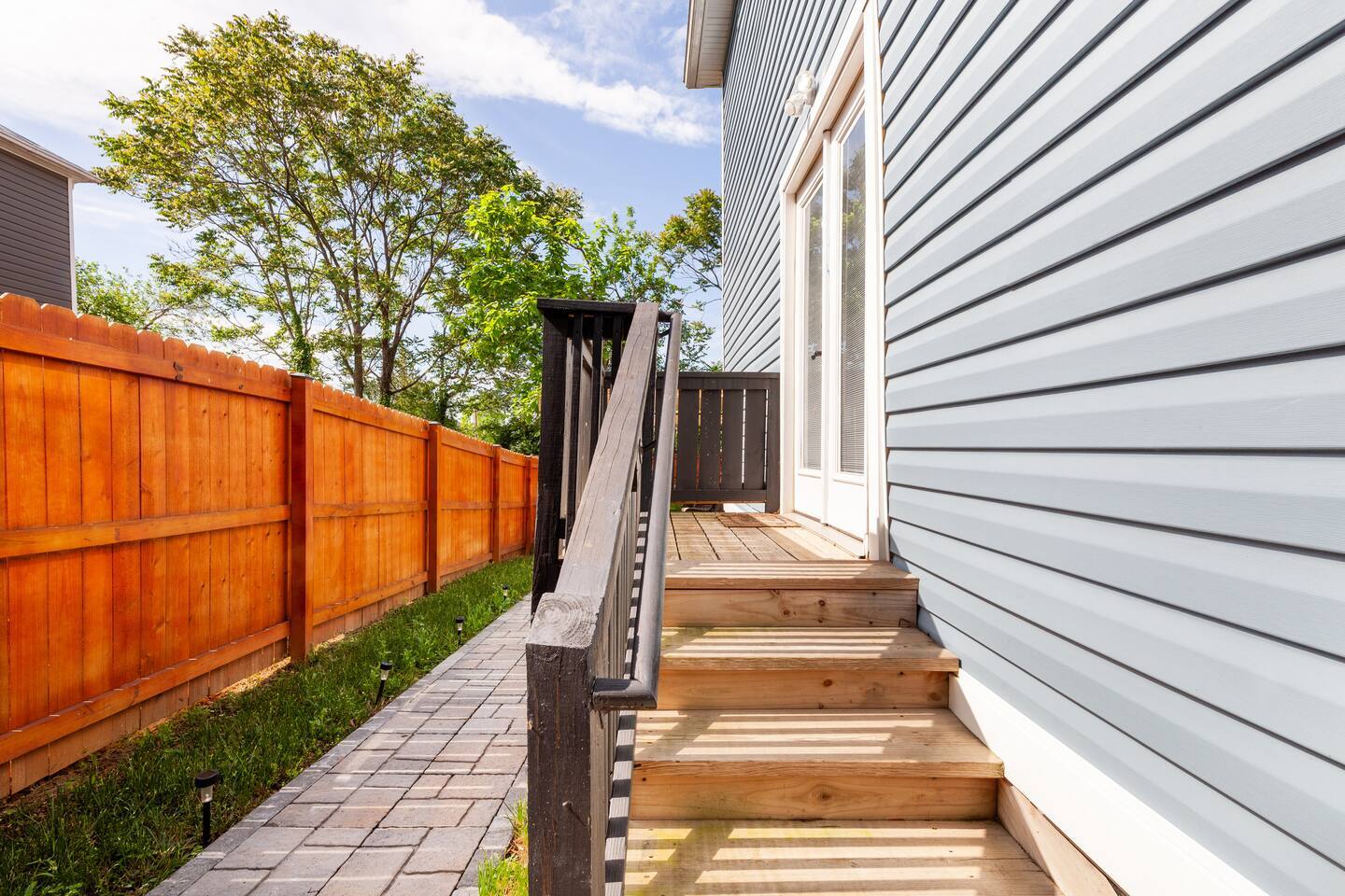 Building Photo - 5337 Hayes St NE