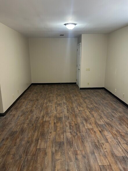 Building Photo - 214 Hudson Dr