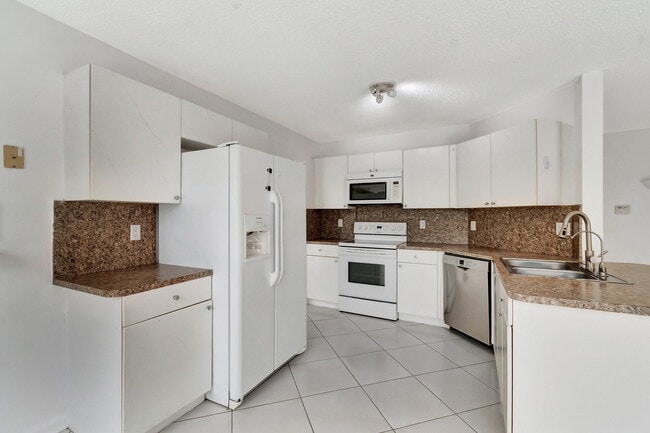 Building Photo - 8895 Sonoma Lake Blvd