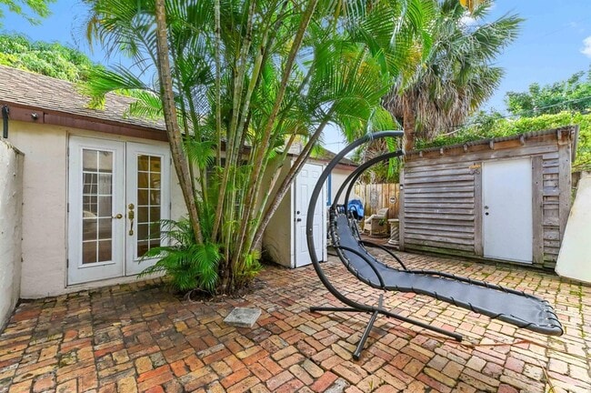 Building Photo - 424 51st St