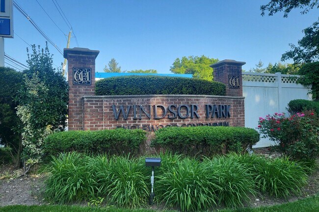 Primary Photo - 1113 Windsor Park Ct