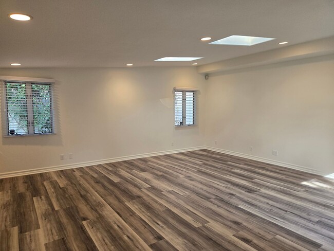 Building Photo - Recently remodeled Anaheim Hills area 5 be...