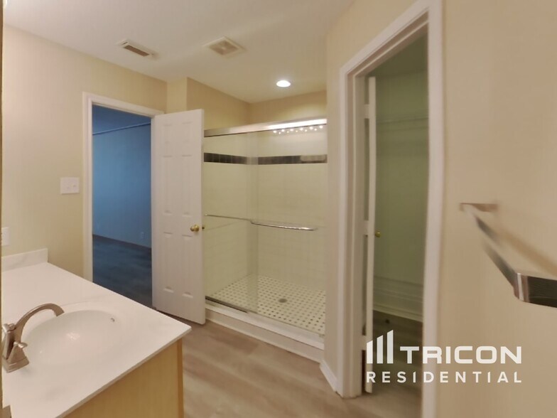 Building Photo - 9226 Windward Trce