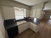 Building Photo - 510 Rosedale Dr