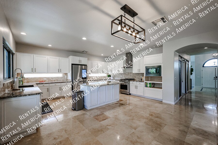 Building Photo - 1708 E Kaibab Dr