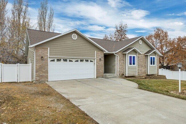 Building Photo - 778 S 410 E