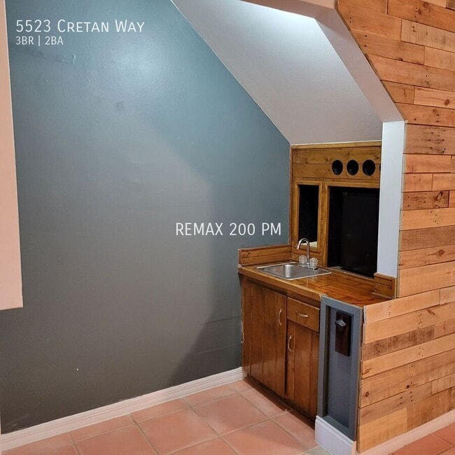 Building Photo - 5523 Cretan Way