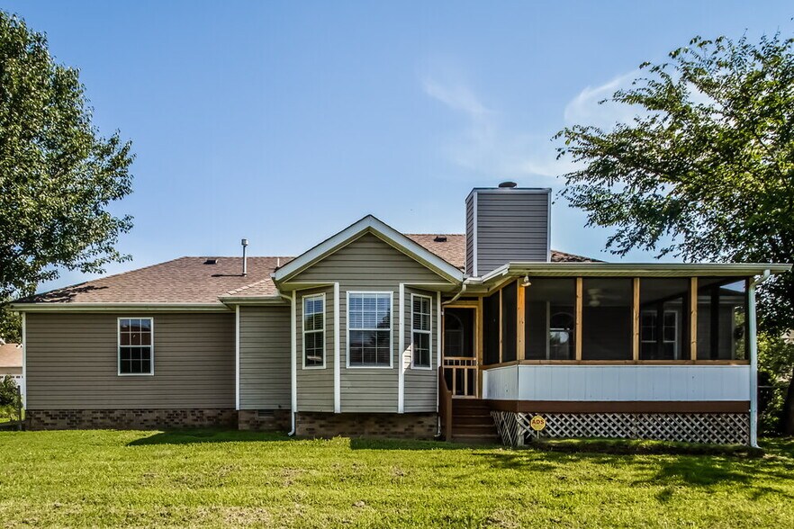 Building Photo - 1502 Amberwood Cir