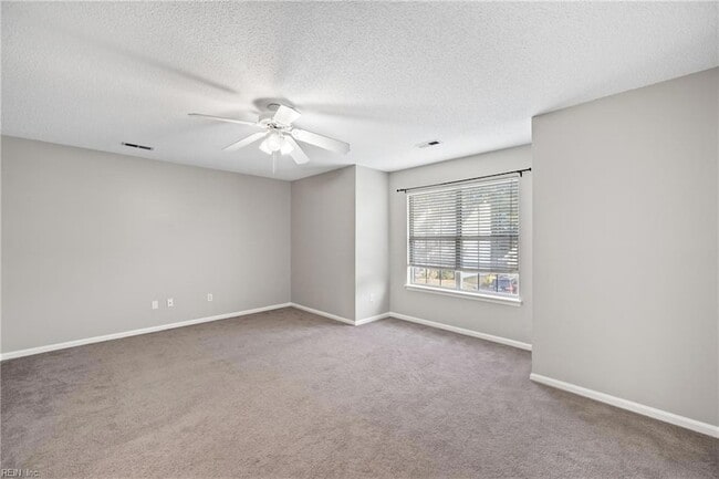 Building Photo - 506 Whisper Walk