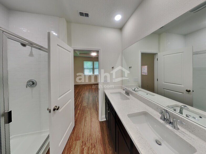 Building Photo - 12691 Percy Ln