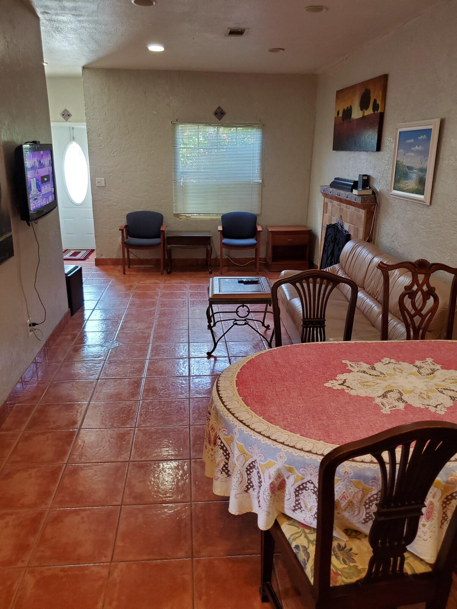 Building Photo - 613 El Prado