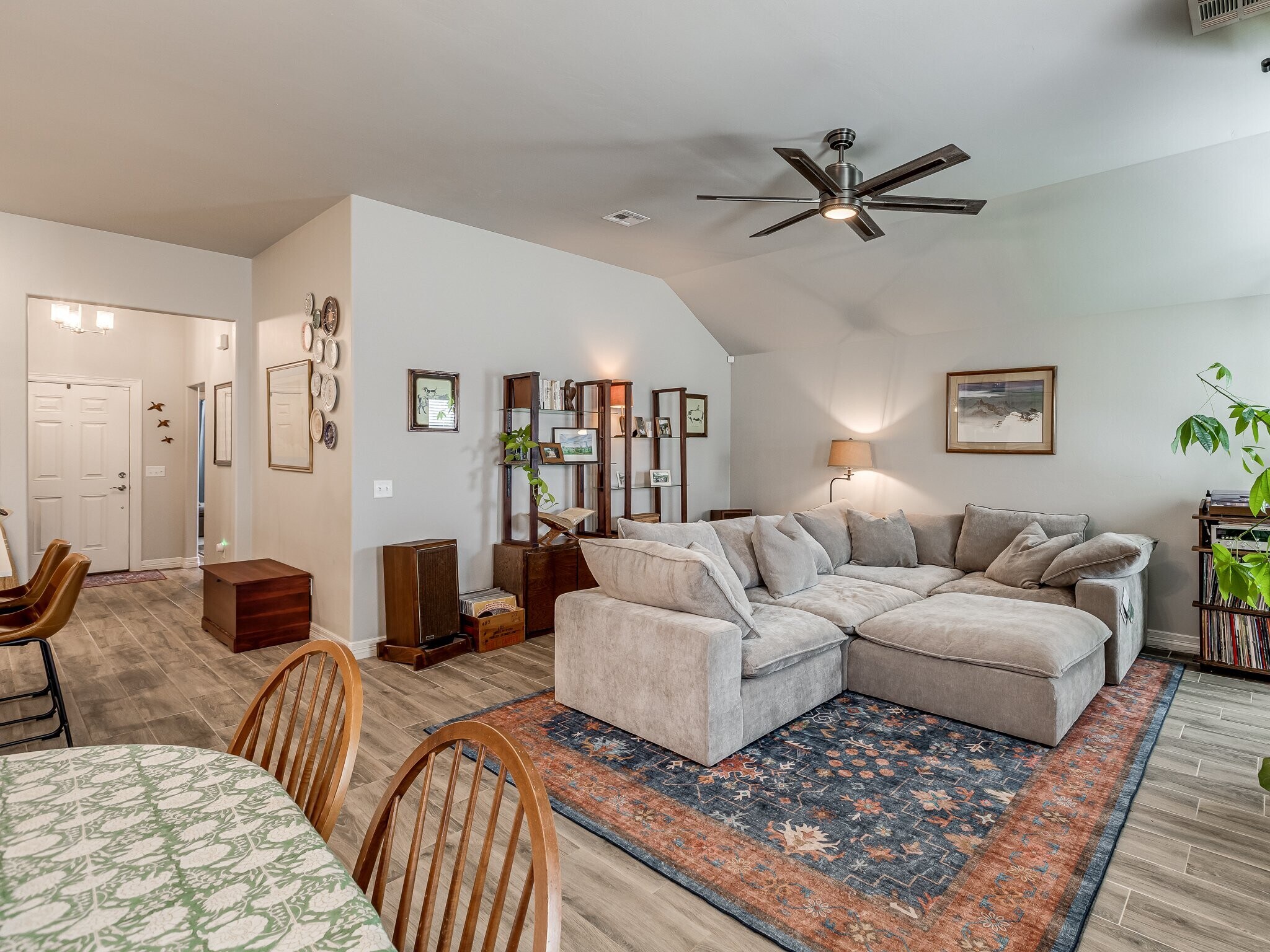 Building Photo - 9209 Anaum Ln