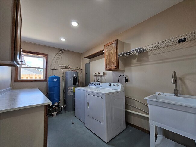 Building Photo - 2661 Rt-71
