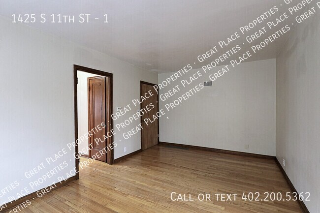 Building Photo - 1425 S 11th St