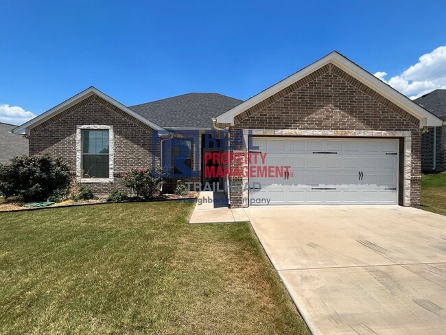 Building Photo - Stunning 3 Bed 2 Bath Home in Gated Lakesi...