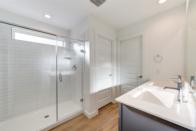 Building Photo - 29418 Emilys Rock Ln