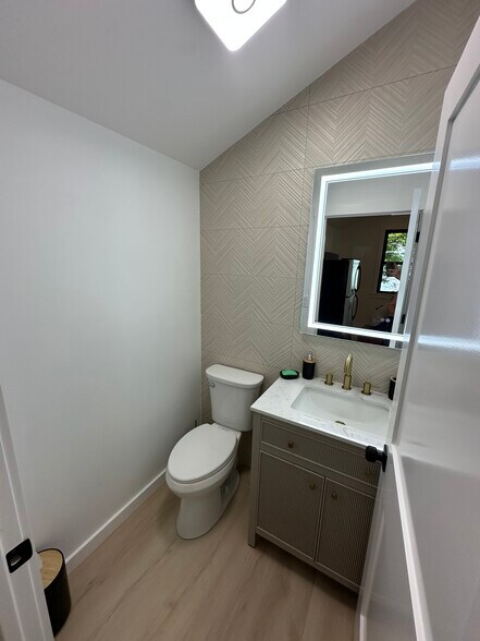 Building Photo - 835 Taughannock Blvd