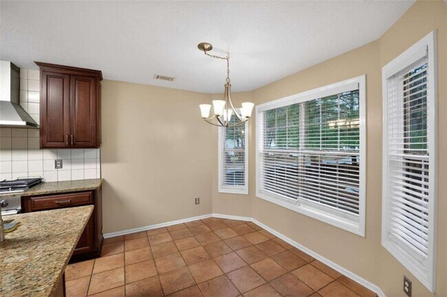 Building Photo - 630 Castlebar Way