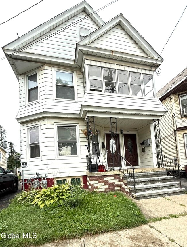 Primary Photo - 1118 Pleasant St