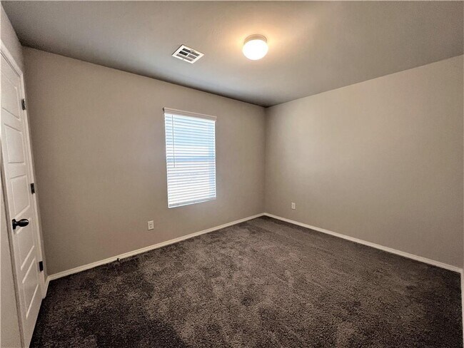 Building Photo - 1314 Travertine Pl