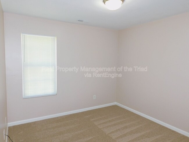 Building Photo - 2035 Chapel Park Ln