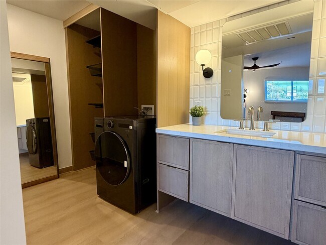 Building Photo - 1901 Richmond Ave.