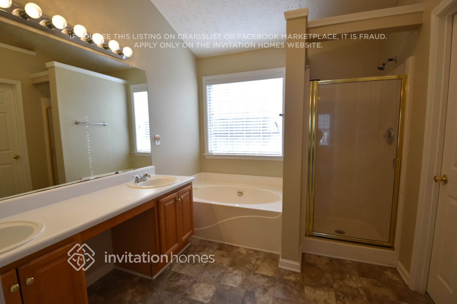 Building Photo - 3665 Wake Robin Way