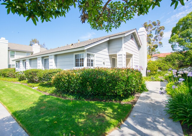 Primary Photo - Very Charming 2BR/2BA Condo in Calavera Hi...