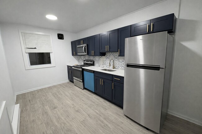 Building Photo - 2062 E Stella St