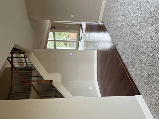 Building Photo - 15715 SE Bybee Dr