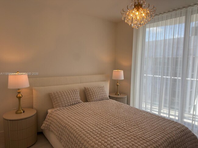 Building Photo - 77 SE 5th St