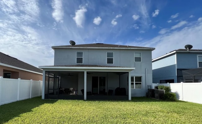 Building Photo - Spacious family home - 4 bedroom, 2.5 bath in Riverview