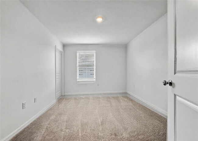 Building Photo - 2949 Skyline Lp