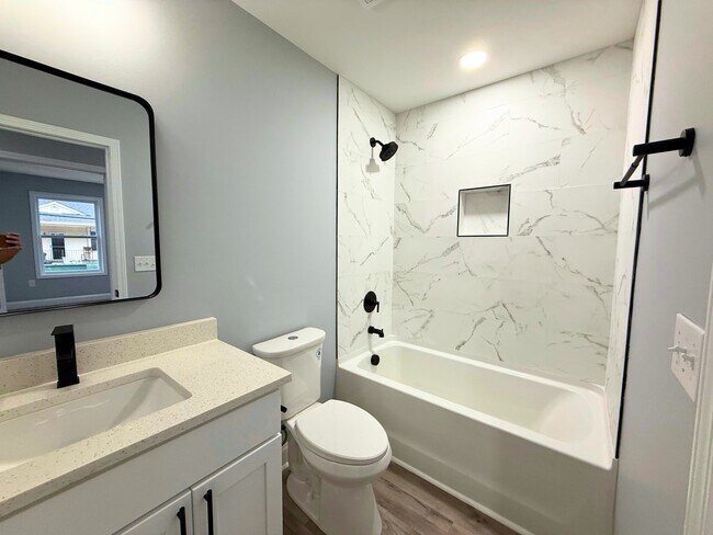 Building Photo - 28 11th St