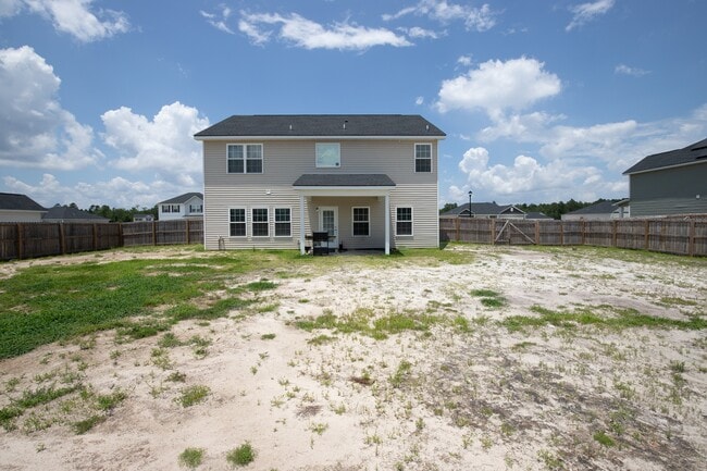 Building Photo - 195 Deerfield Dr NE