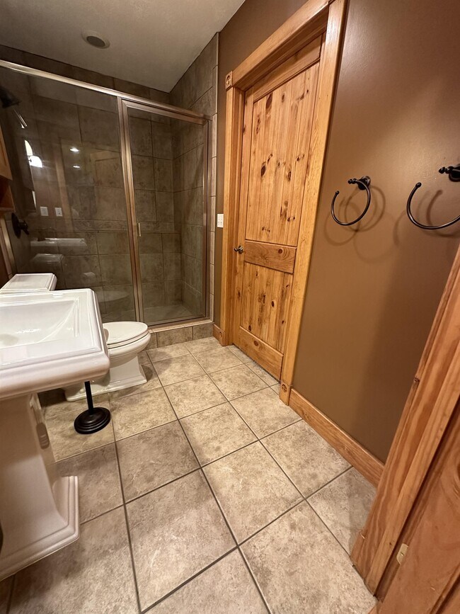 Building Photo - 113 Manilla Dr