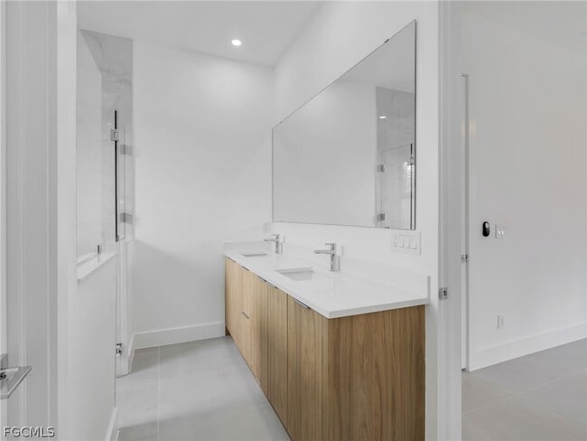 Building Photo - 6192 Kambach St