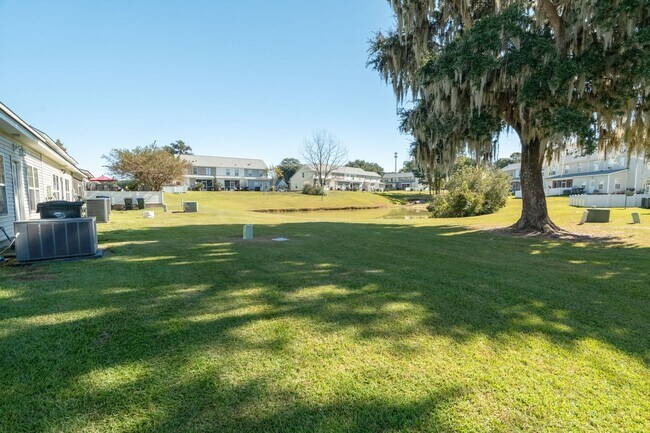 Building Photo - Live the Sumter-style Life in Summerville!