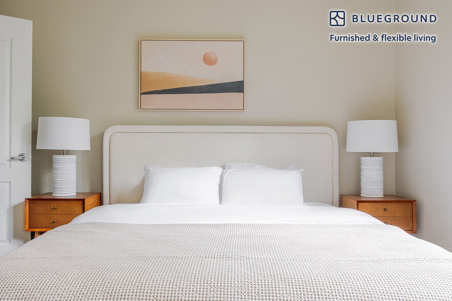 Building Photo - 5535 Westlawn Ave